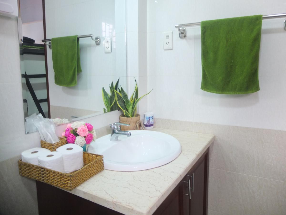 S Phuot Airport Hostel Ho Chi Minh City Exterior photo