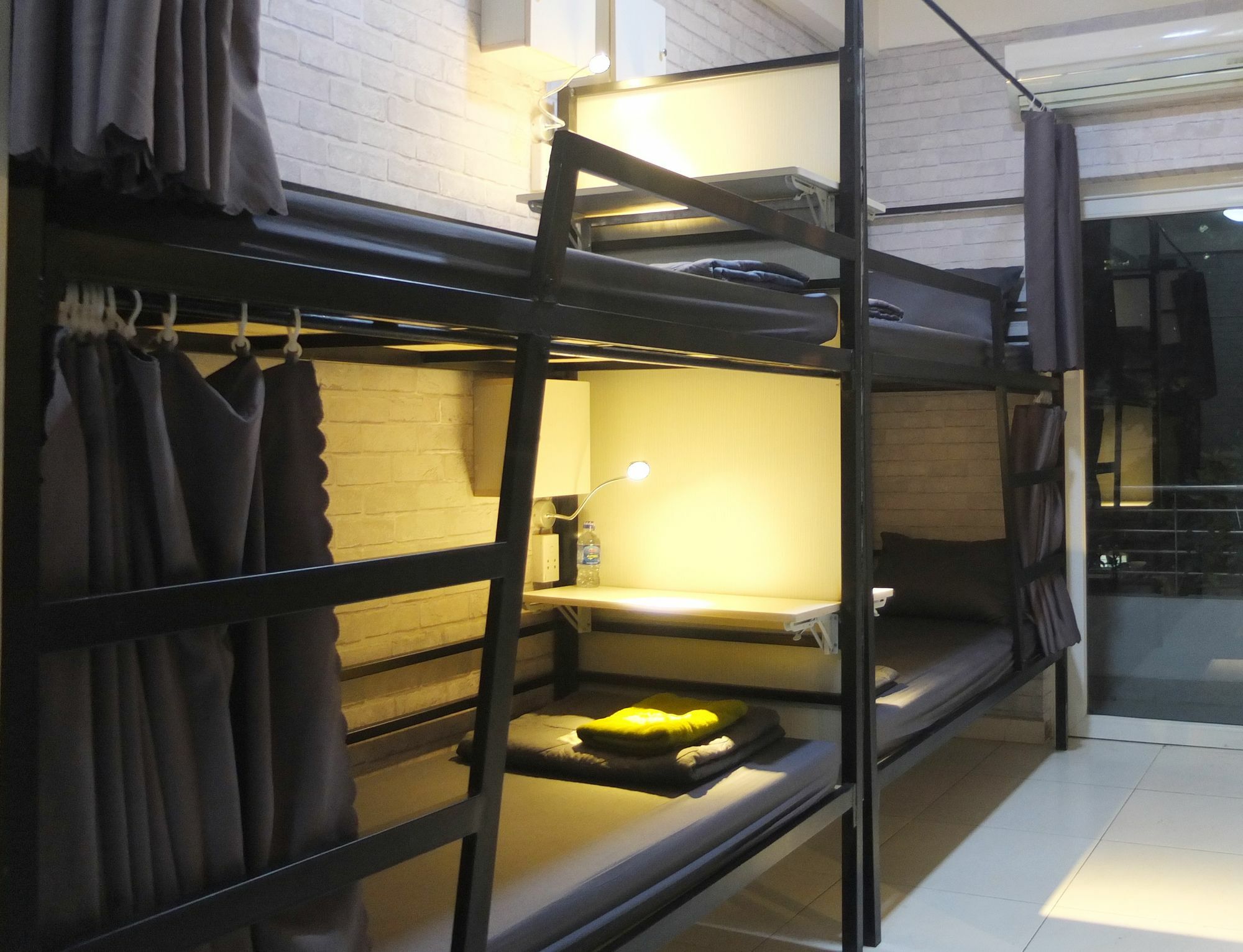 S Phuot Airport Hostel Ho Chi Minh City Exterior photo