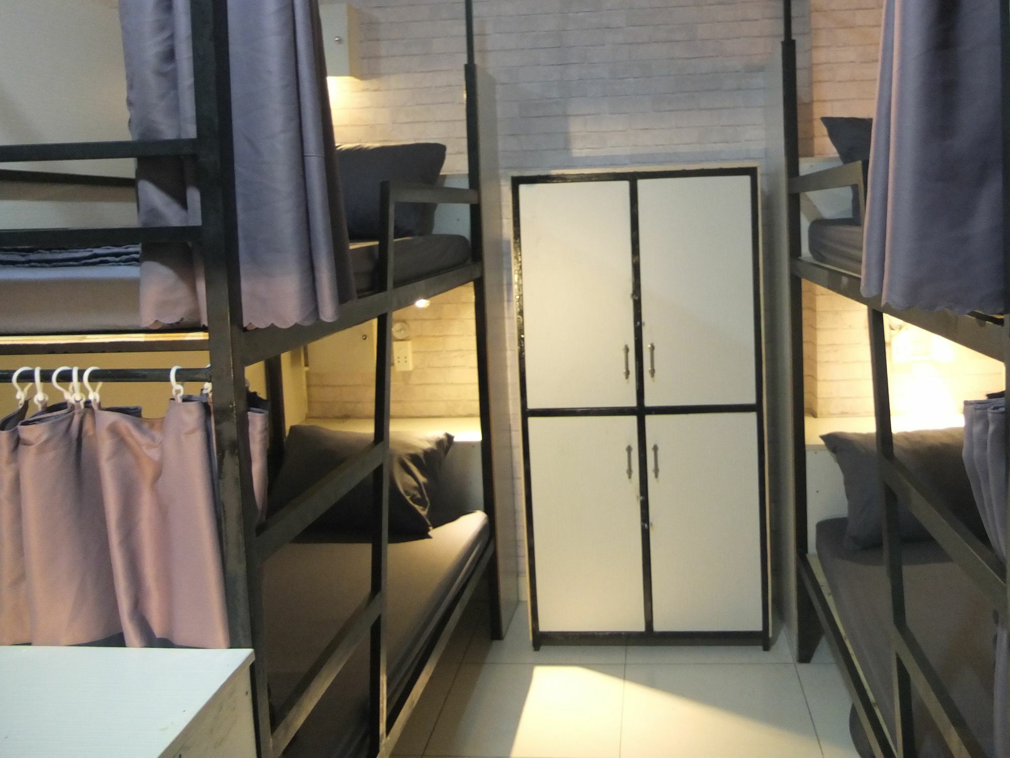 S Phuot Airport Hostel Ho Chi Minh City Exterior photo