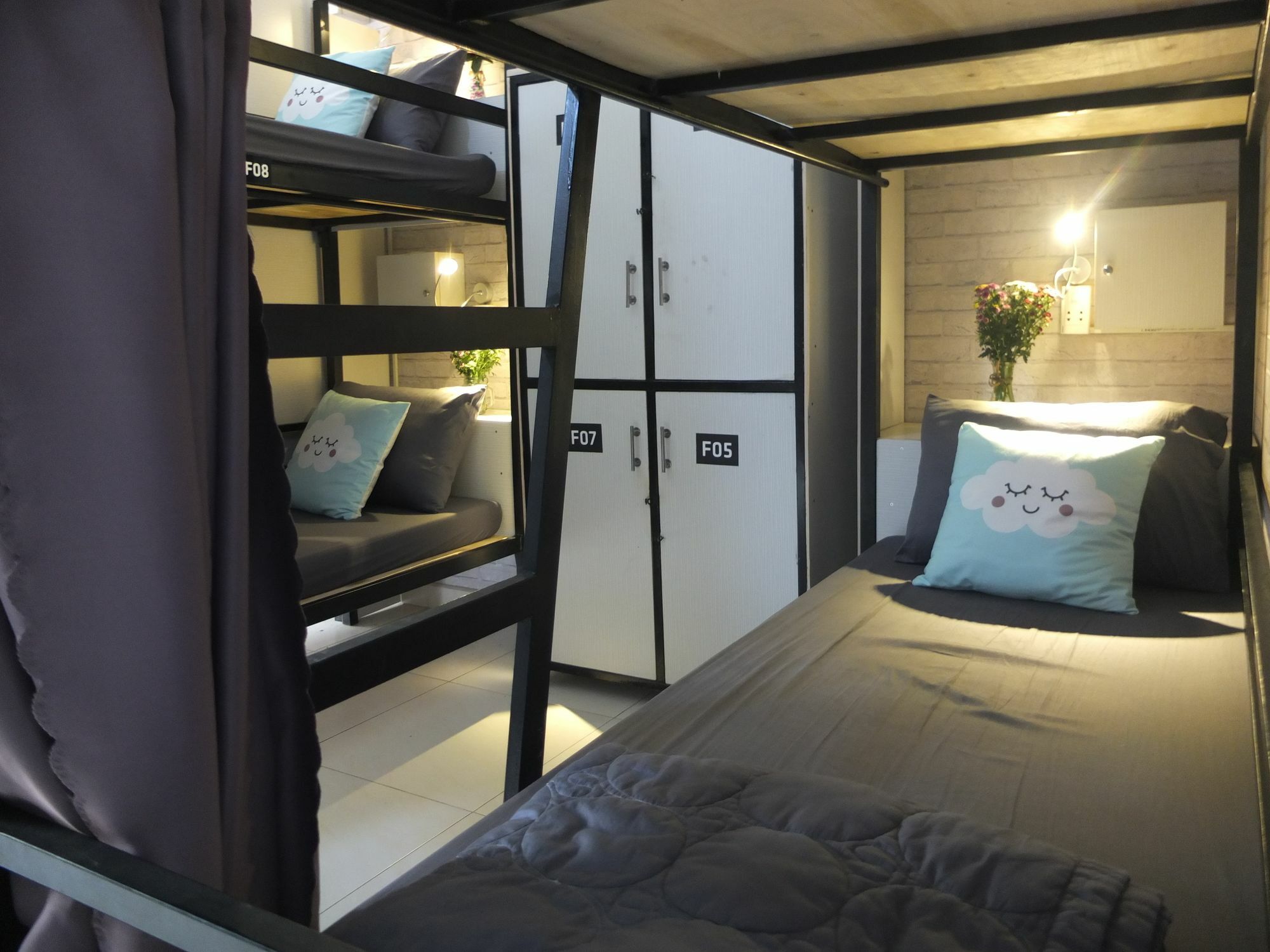 S Phuot Airport Hostel Ho Chi Minh City Exterior photo