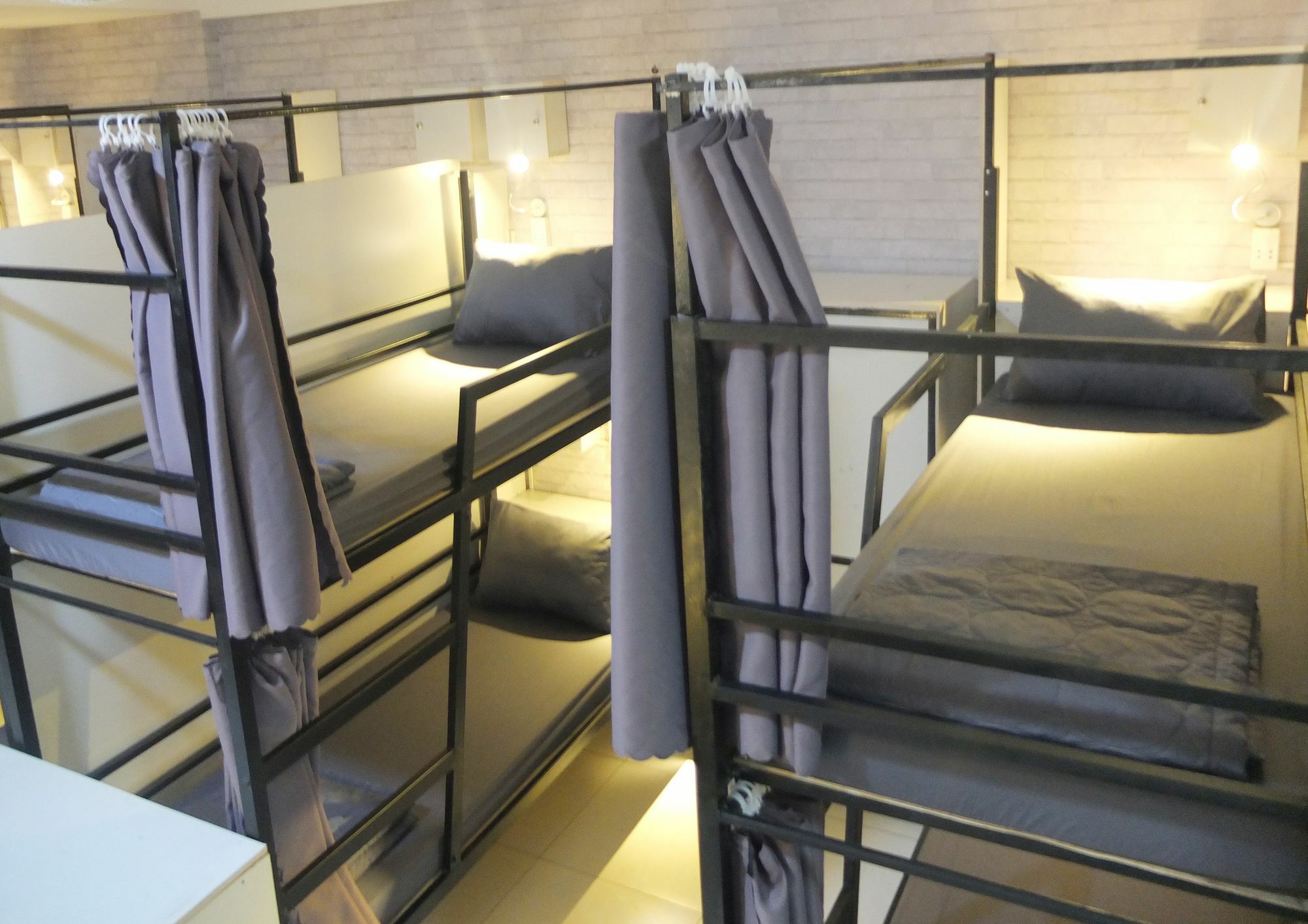 S Phuot Airport Hostel Ho Chi Minh City Exterior photo